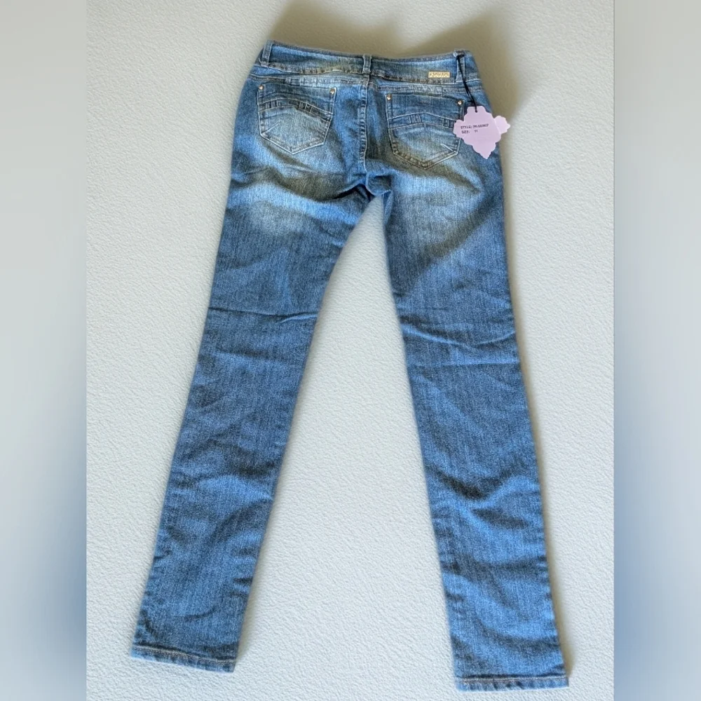 Size 11 Para Women's Distressed Blue Skinny Jeans